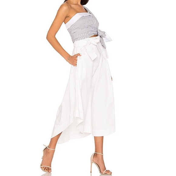 Kendall & Kylie Dresses & Skirts - Kendall + Kylie Revolve white A-line asymmetrical swing skirt S